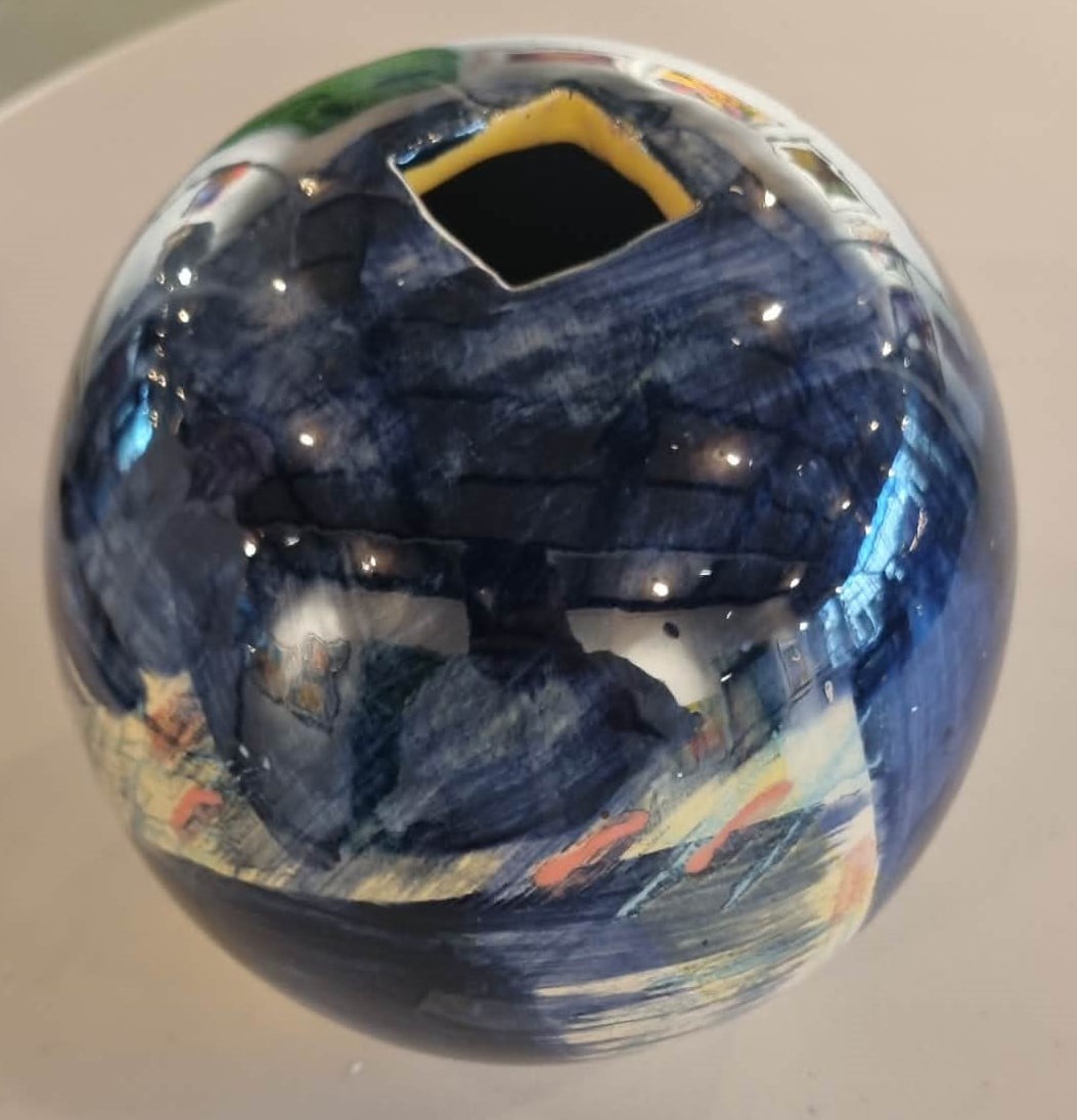 36. Lise Honoré
Keramik - H16, Ø16 cm